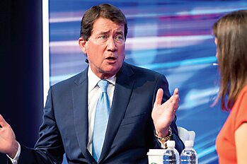 Cato’s Center for Monetary and Financial Alternatives Annual Conference featured a fireside chat with Sen. Bill Hagerty (R‑TN), left, moderated by Jennifer Schulp, Cato’s director of financial regulation studies. Panels of experts discussed crypto regulation, stablecoins, and US competitiveness.