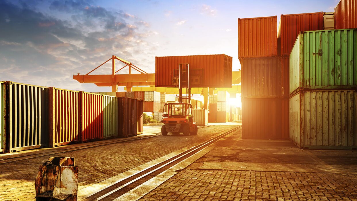 Media Name: 201604_manufacturingtrade.jpg